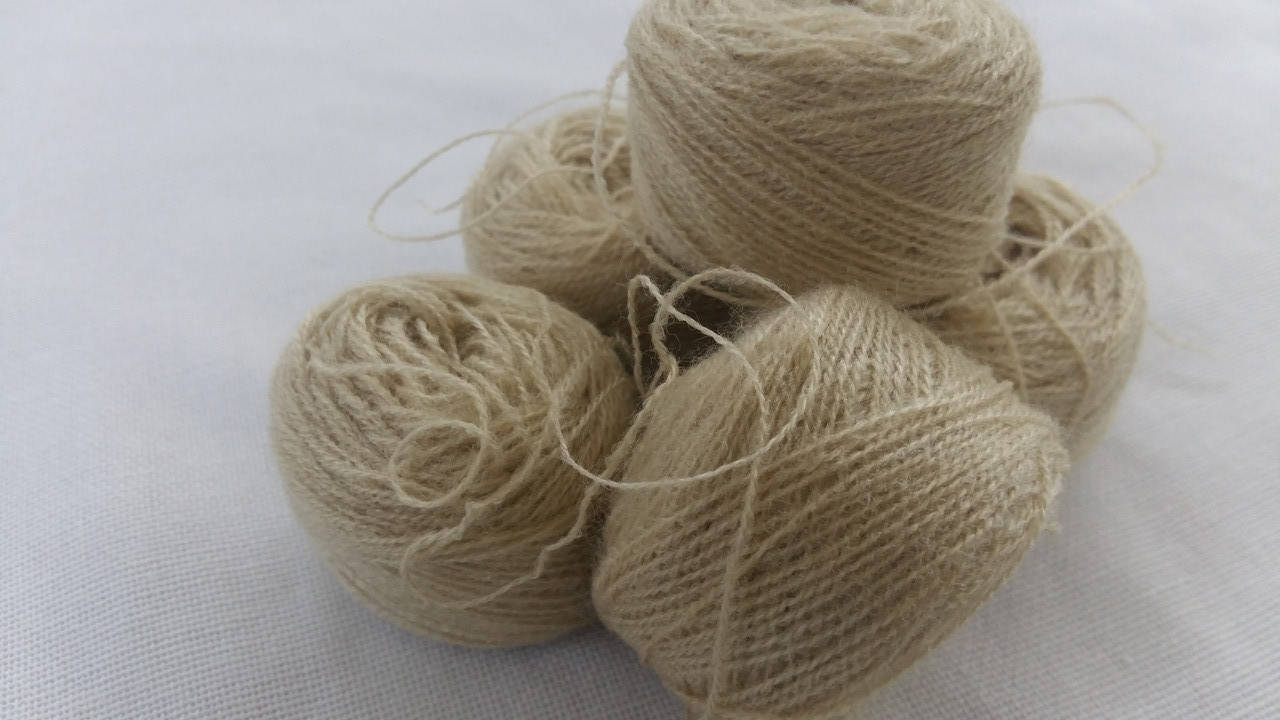 

Акрил для вышивки: светло-коричневый