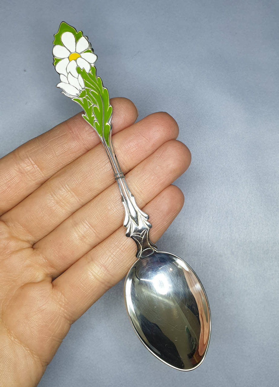 

Ложка серебряная с эмалью "Цветы" 21,75 г