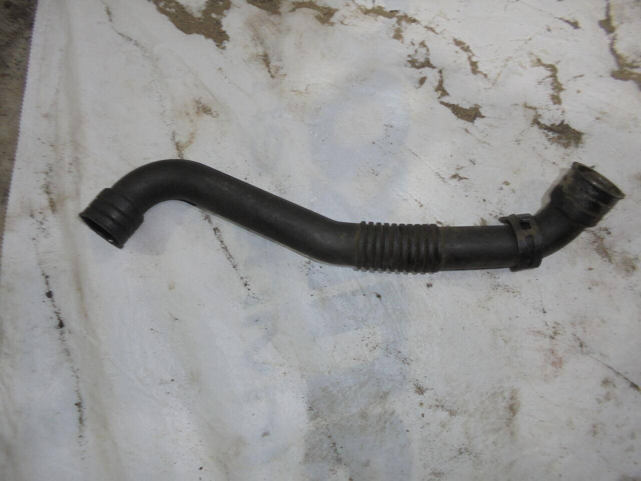

Б/У ВОЗДУХООВОД VOLKSWAGEN PASSAT B5 038103493