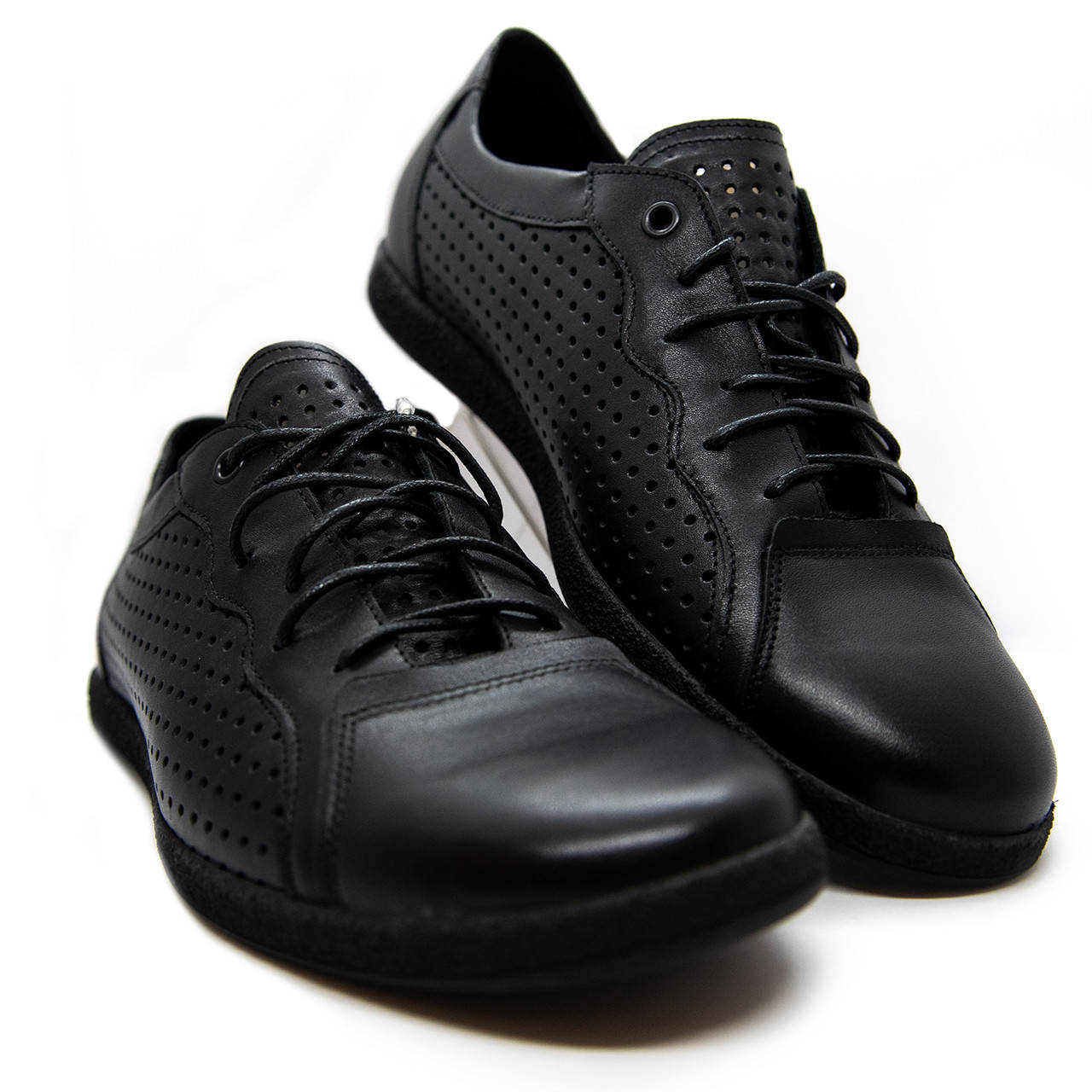 

Мужские кожаные туфли с перфорацией IKOS 42, Черный