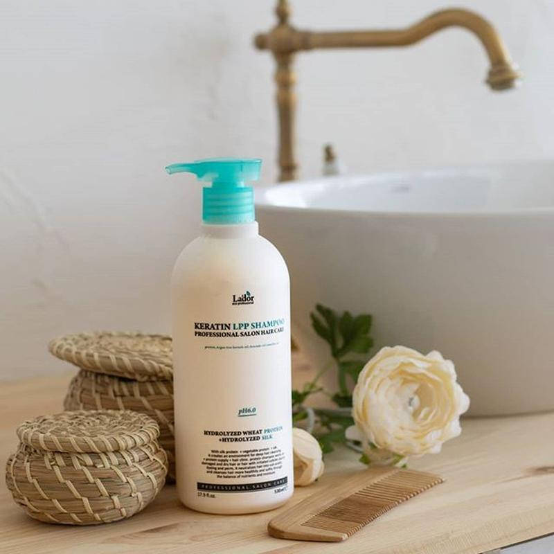 

Кератиновый безсульфатный шампунь La`dor Keratin LPP Shampoo pH 6,0, 530 ml