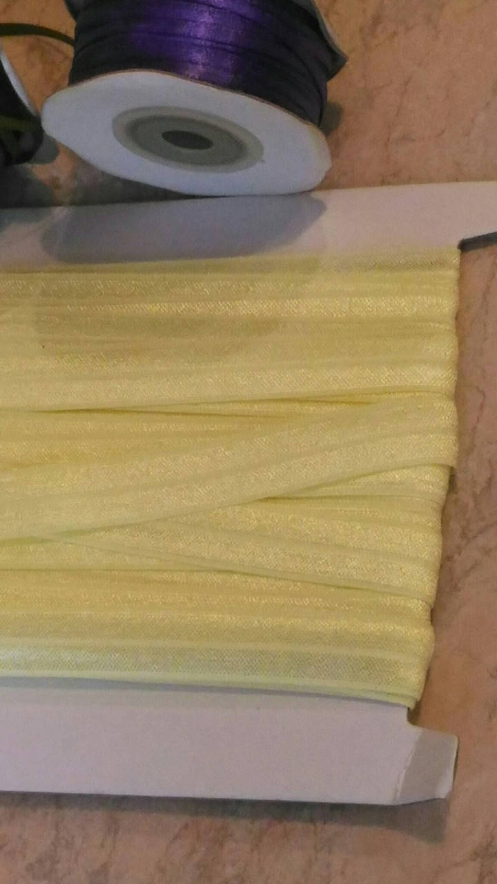 

Бейка пополамка (лента стрейч) светло-желтая 1,5 см, Малиновый