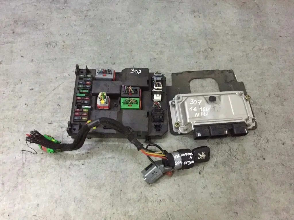 

Блок управления двигателем ЕБУ Комплект START PEUGEOT 307 1,6 16V NFU под заказ 2-4 дн