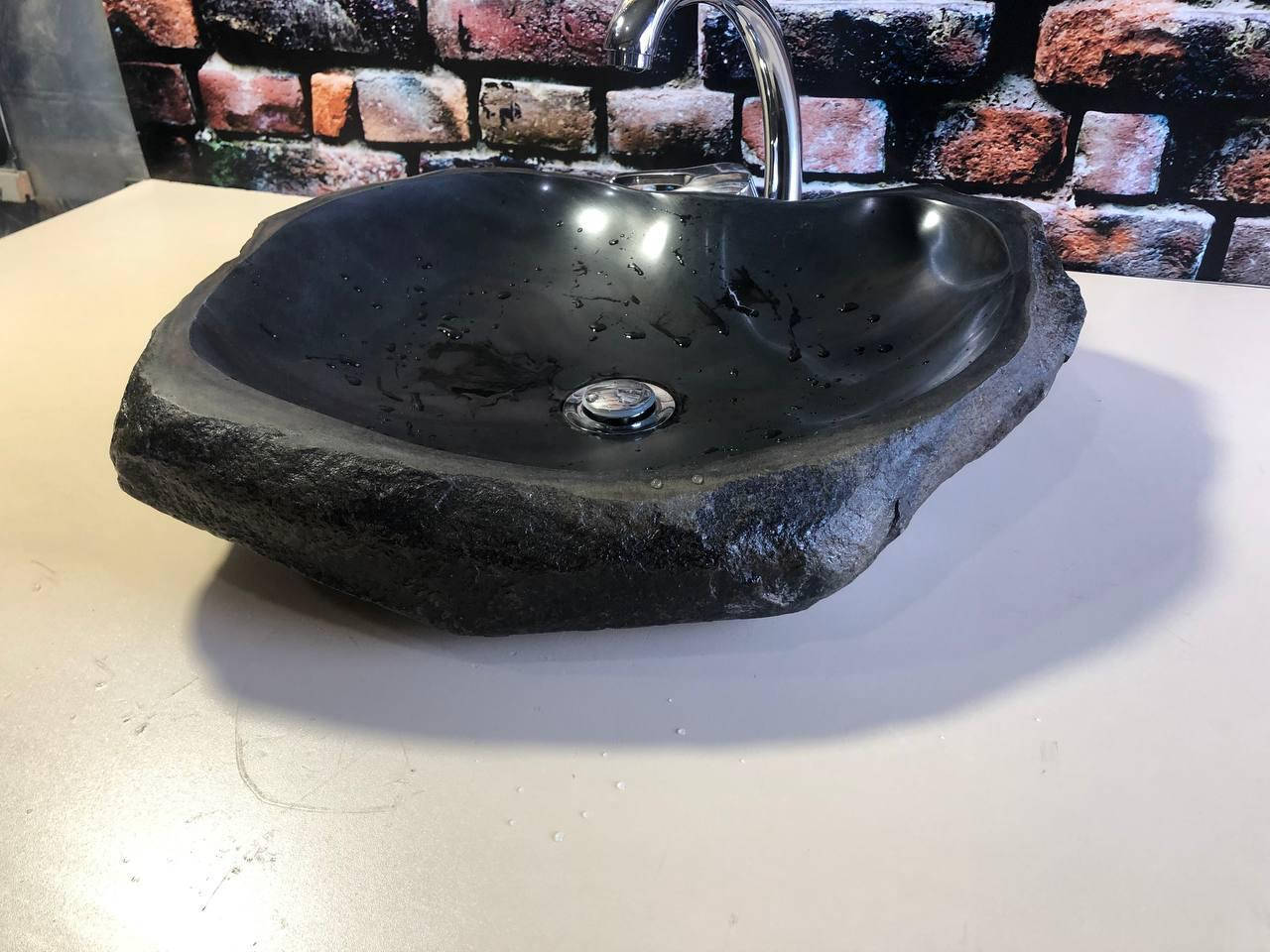 

Раковина из натурального базальта Black Cat