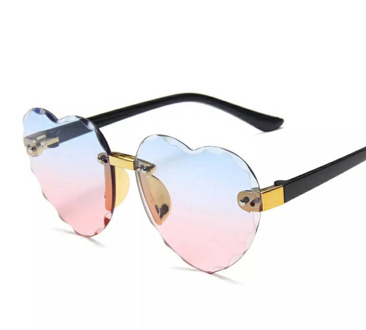 

Солнцезащитные радужные очки в форме сердечка. Очки от солнца сердце для детей