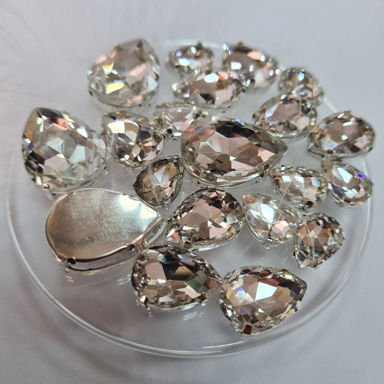 

Капля 18*25 Crystal в цапах