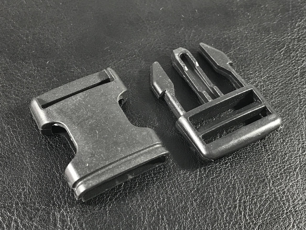 

Карабин фаст цвет черный 25 мм