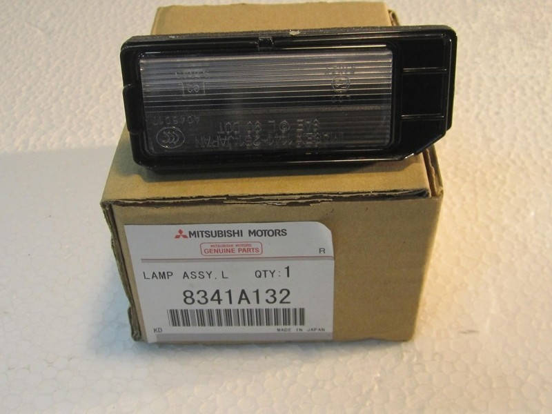 

Плафон освещения номерного знака MMC - 8341A132 ASX