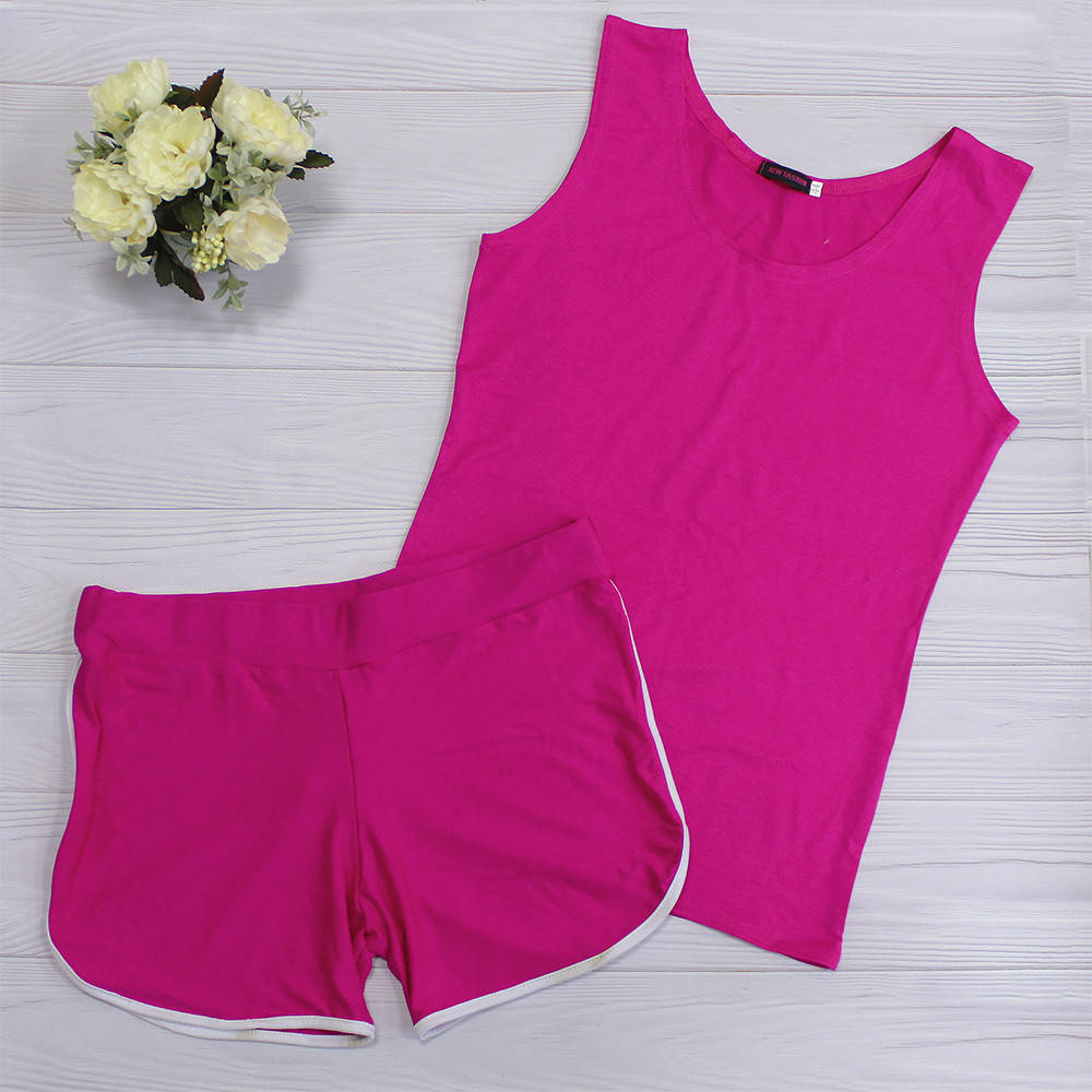 

Женский летний костюм спортивный из вискозы шортами 42/44, Малиновый