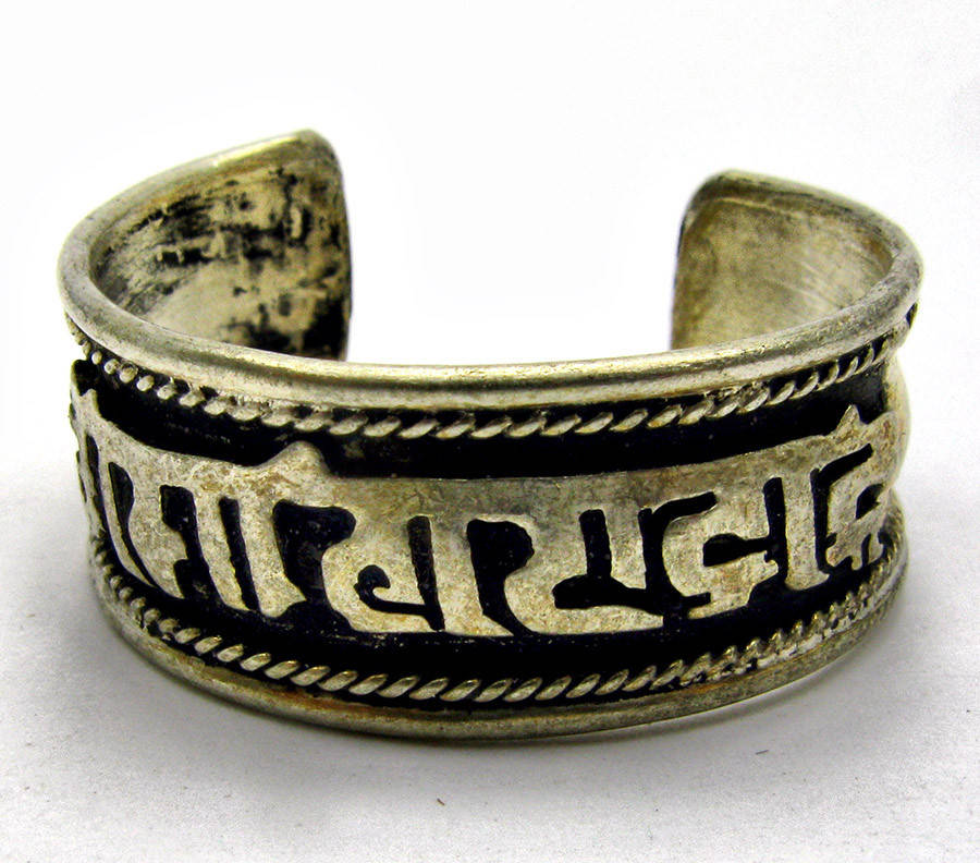 

Кольцо с мантрой (963)