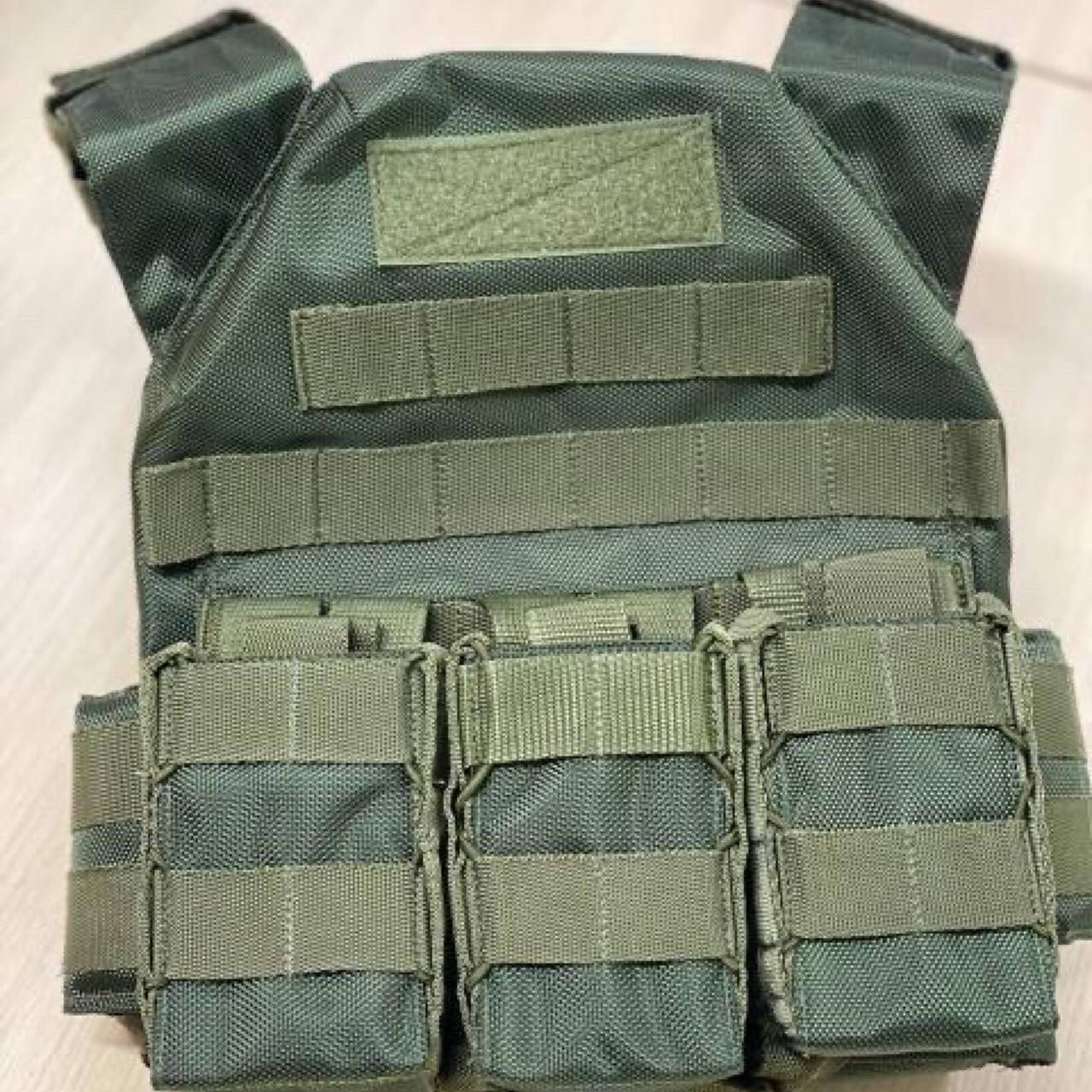 

Облегченная плитоноска с подсумками по стандарту НАТО