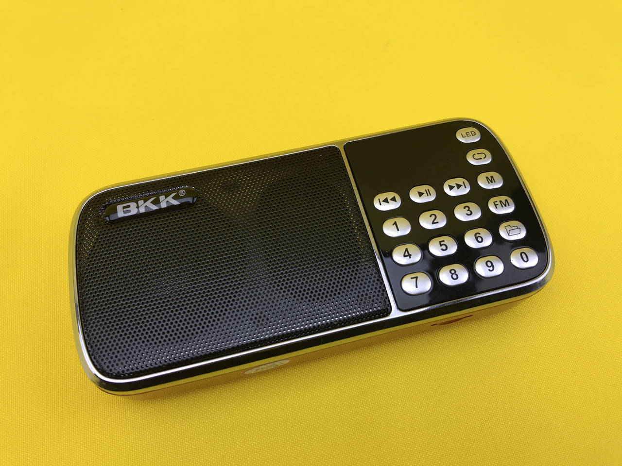 

Компактный мини радиоприемник BBK USB/MP3 L088