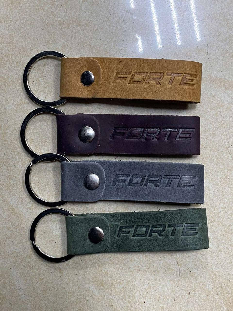 

Брелок кожаный Forte