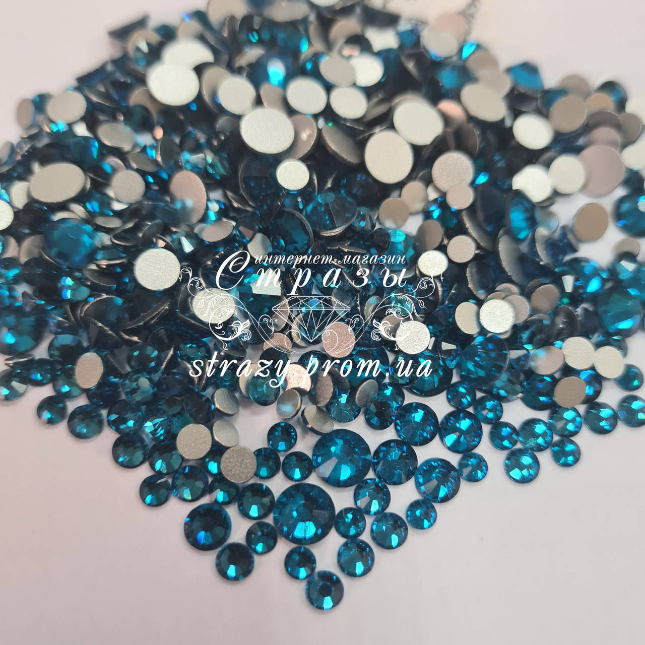 

Стразы Blue Zircon Микс размеров 1400шт (ss12,ss16,ss20,ss30) "Премиум"
