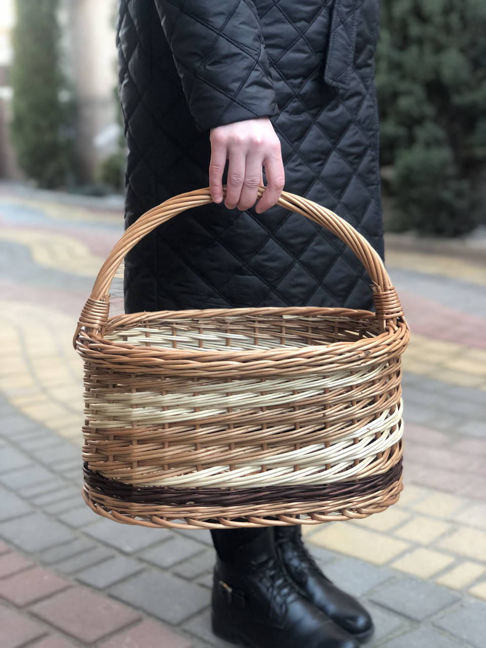 

Корзина плетёная из цельной лозы. Арт:070