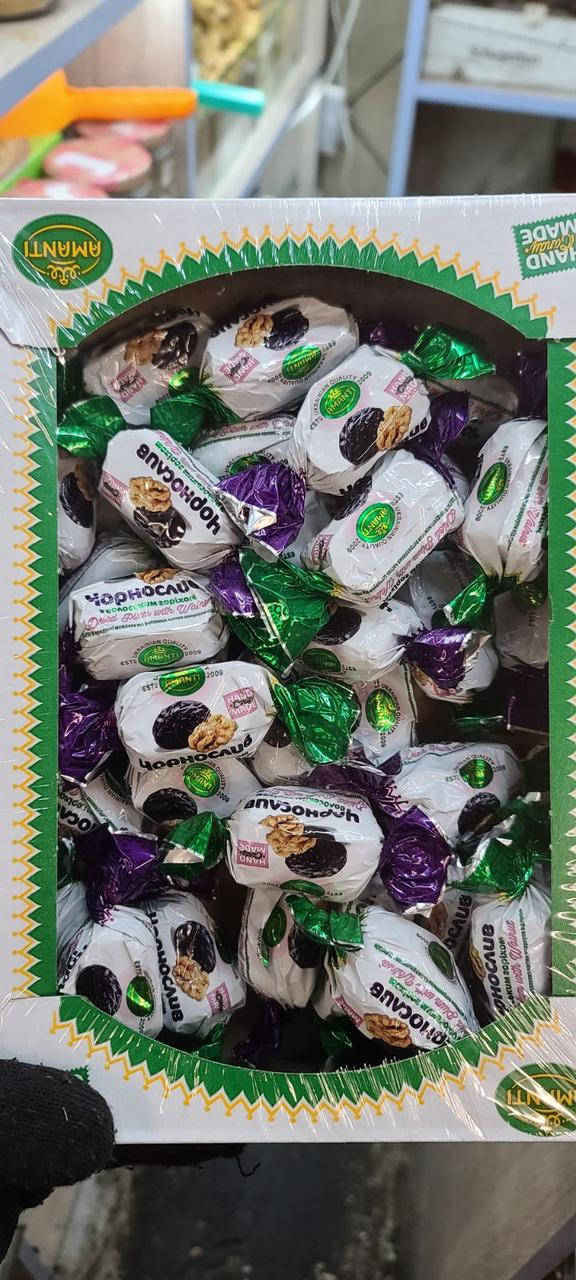 

Сухофрукти в шоколаді з грецьким горіхом аманті