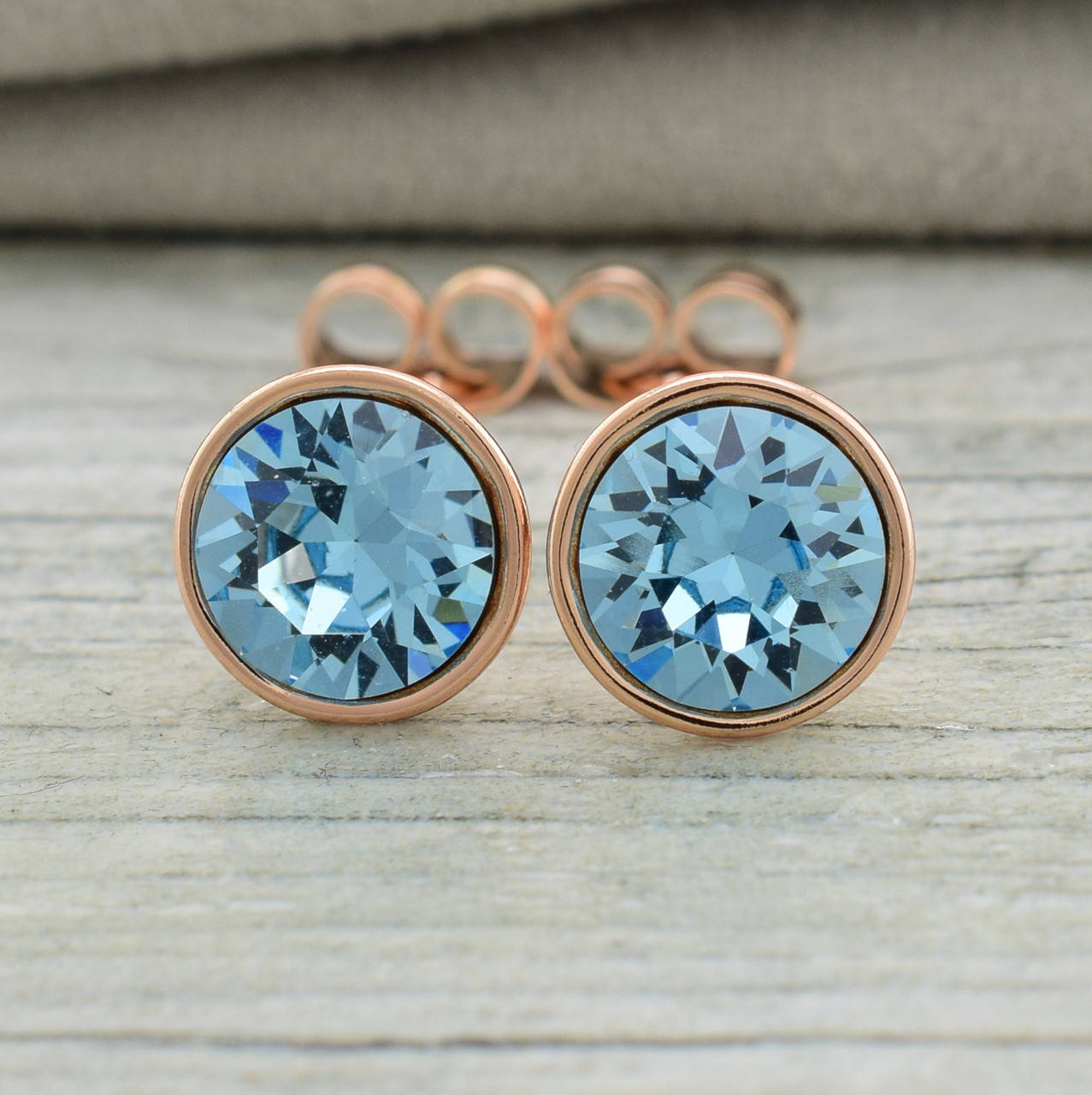 

Серьги Xuping с кристаллами Swarovski 21400РО размер 10х10 мм цвет аквамариновый позолота РО