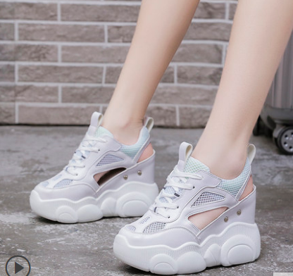 

Женские кроссовки -шлепанцы на высокой подошве Роза