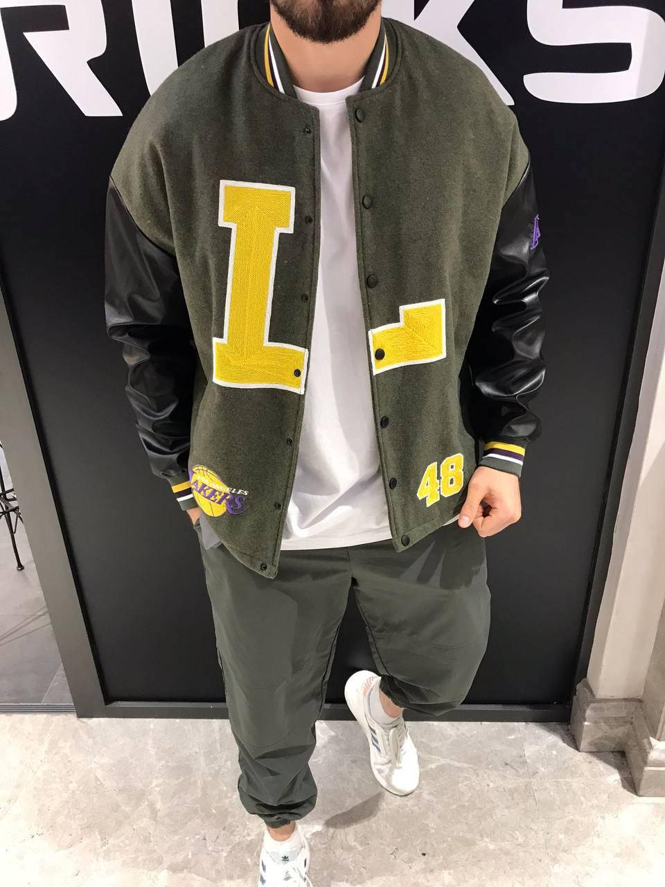 

Мужской стильный классный бомбер оверсайз зеленый с чёрными рукавами / хлопок 100% M