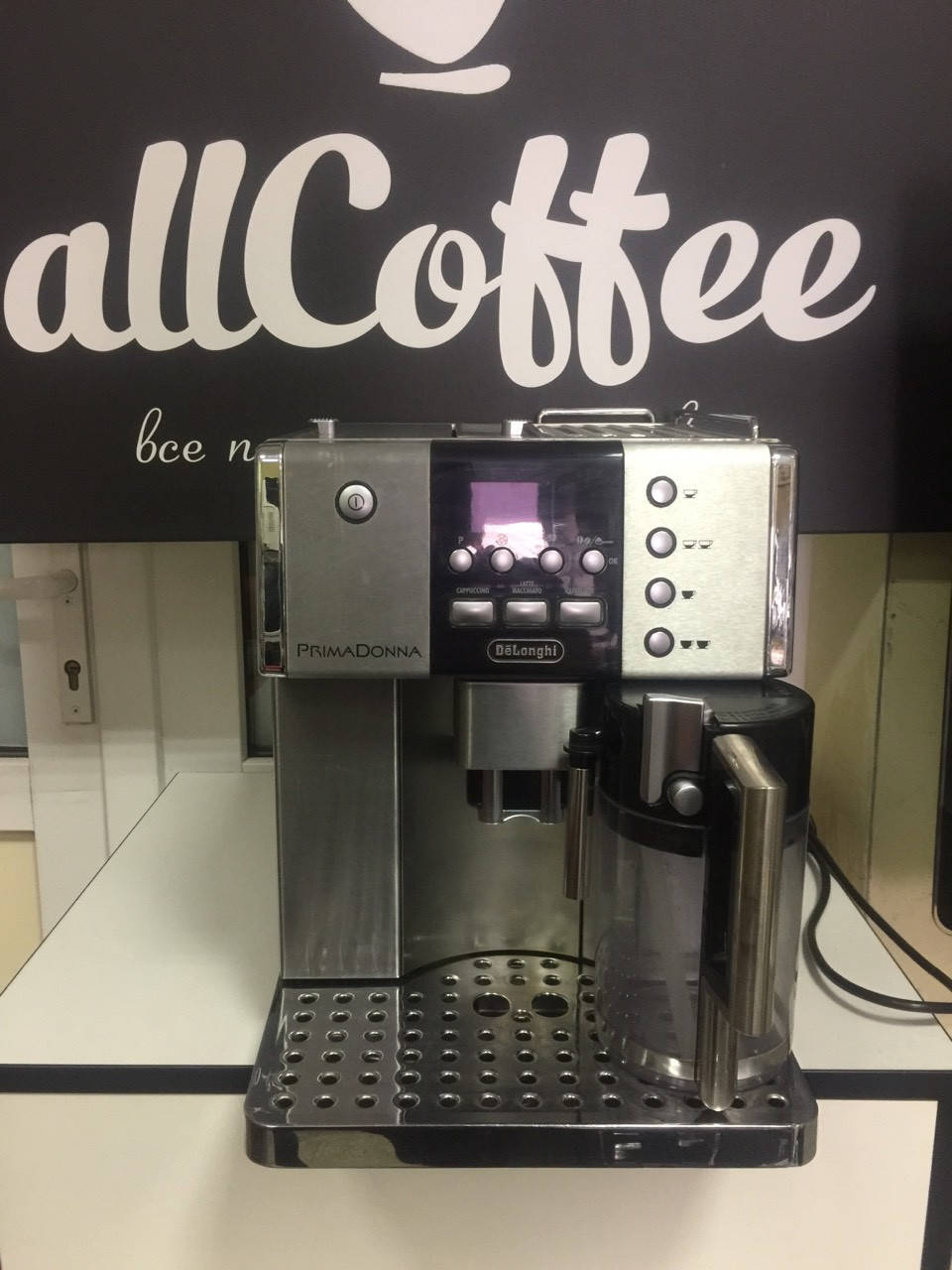 

Кофемашина Delonghi PrimaDonna ESAM 6600 б/у