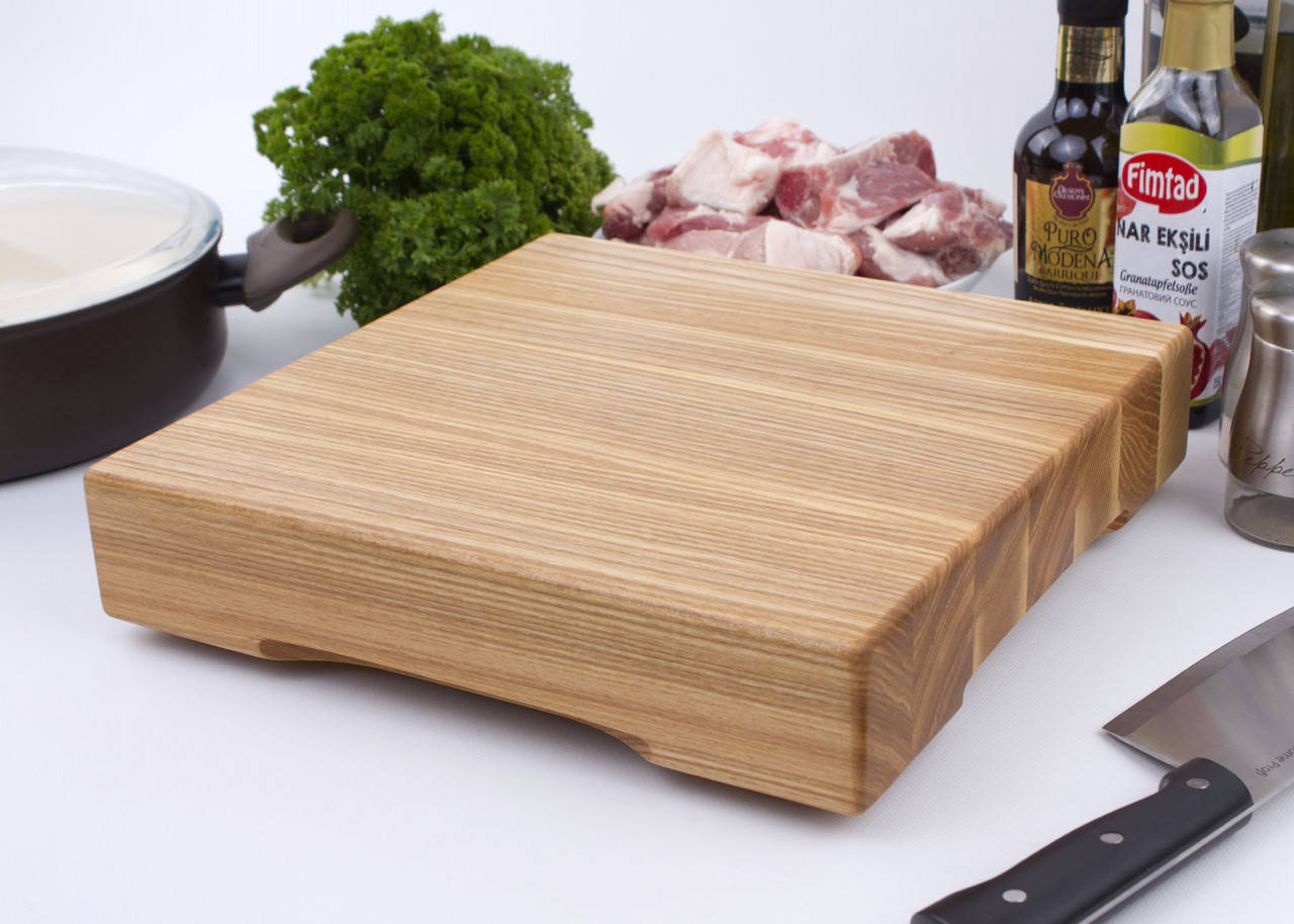 

Кухонная доска для разделки мяса из ясеня 30х30х6 см, Разные цвета