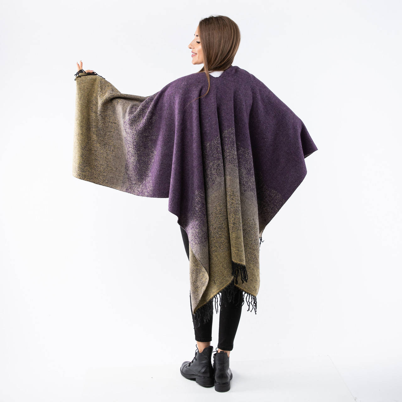 

Пончо вовняне 150х120см