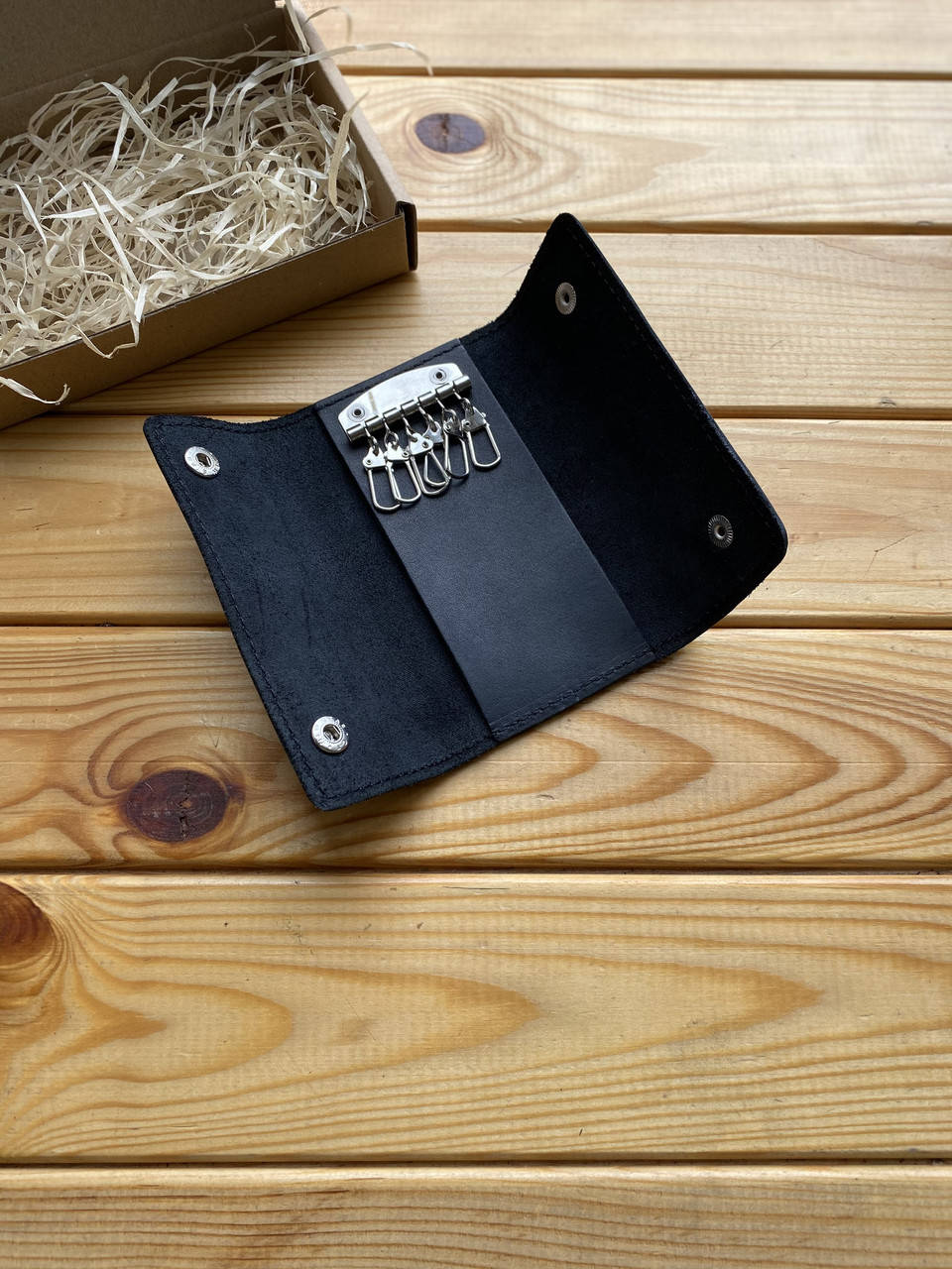 

Кожаная ключница KERRY_6 черная, Черный