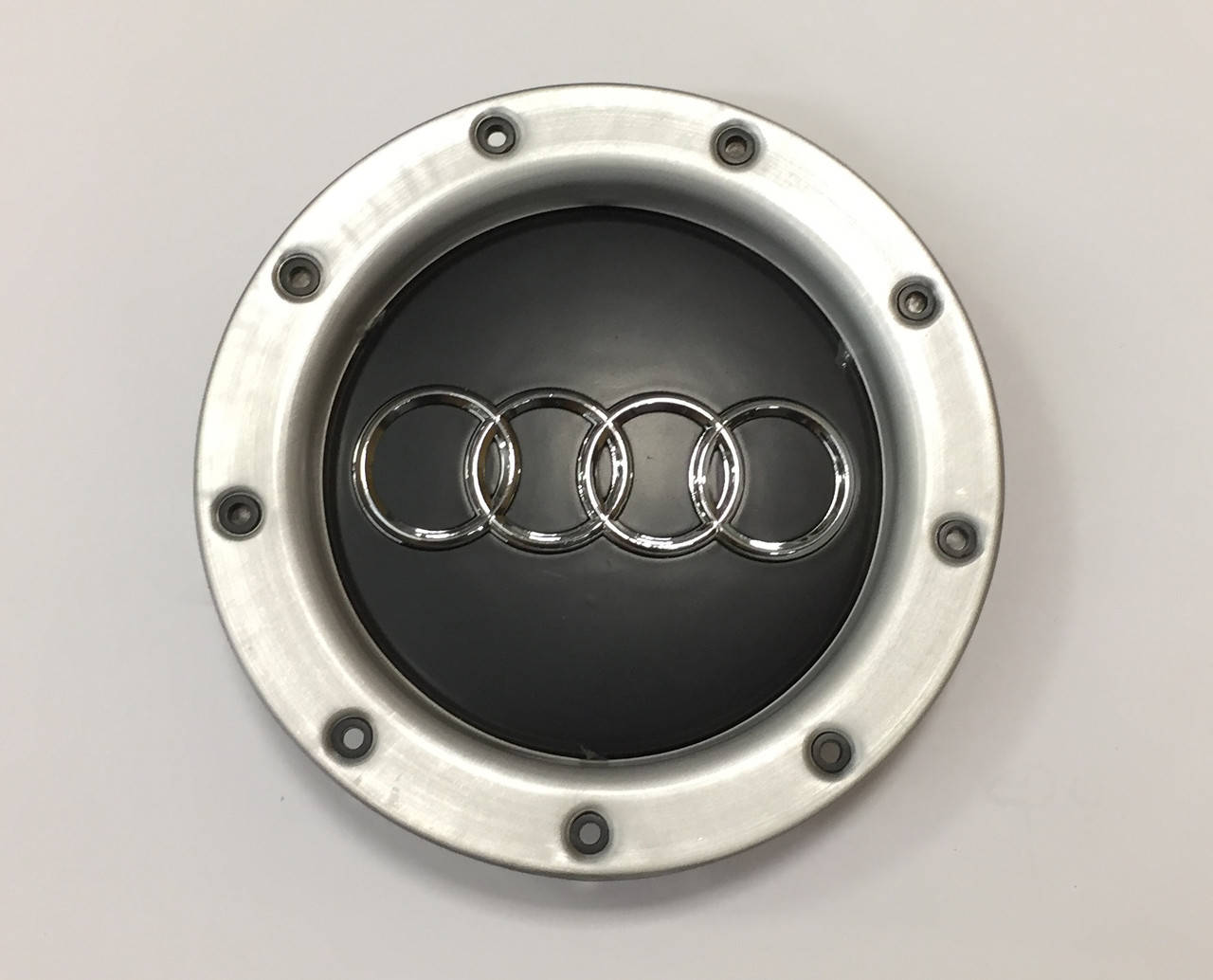 

Колпаки литых дисков AUDI 8N0601165 A3 A4 A6 TT чёрные