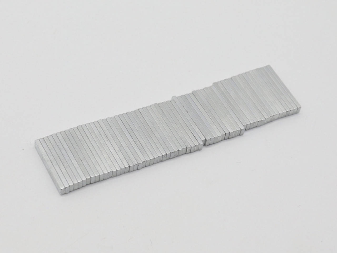 

Магнит неодимовый. Стержень. 20х3х1,5мм, Серебро