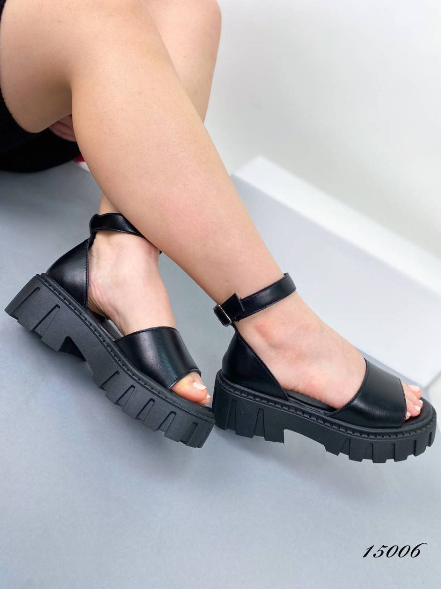 

Жіночі босоніжки