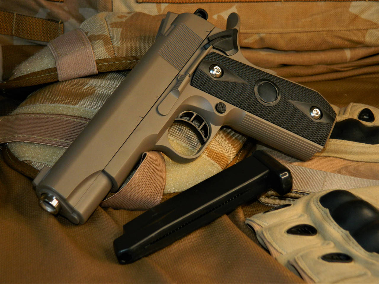 

Металлический Пистолет игрушечный Vigor (Smith & Wesson SW1911) на пластиковых шариках ТОПовая модель, Коричневый