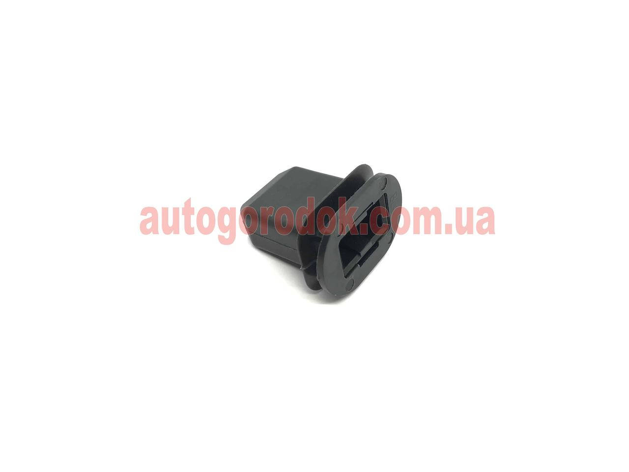 

Клипса заднего сидения Geely MK/GC5/GC6 (Джили МК) 1018004657