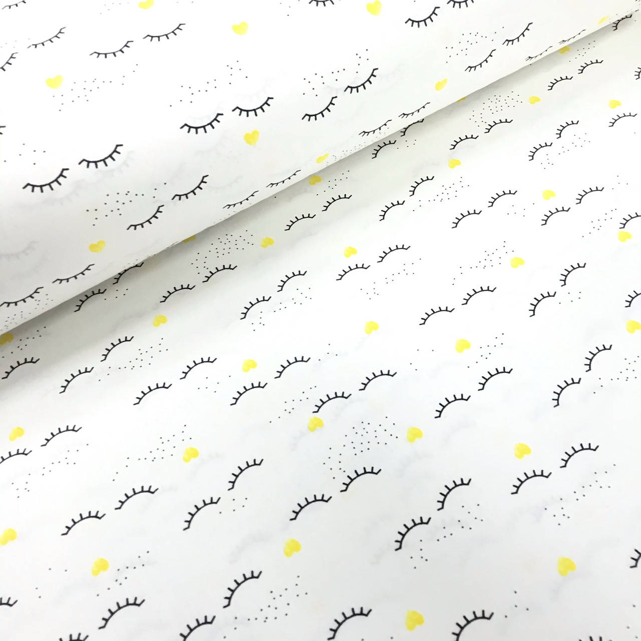 

Ткань поплин реснички с желтыми сердечками на белом (ТУРЦИЯ шир. 2,4 м) (R-FR-0001)