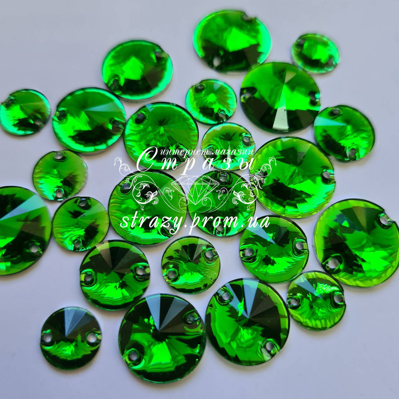

Стразы пришивные Круги 12мм. Акрил Emerald