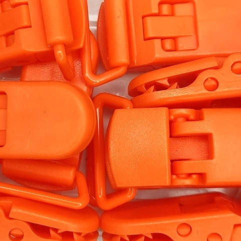 

Клипса пластиковая Оранжевый