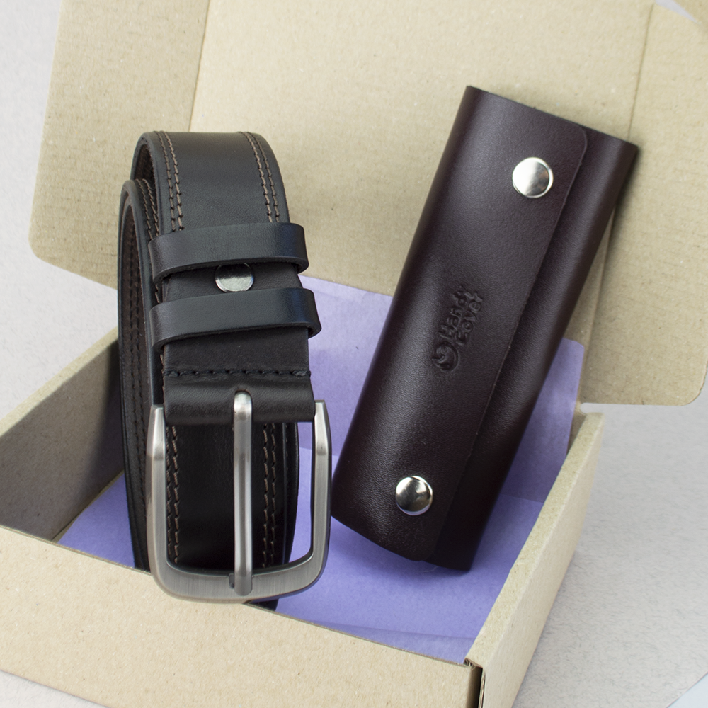 

Подарочный набор мужской №13 (коричневый): Ремень мужской + ключница