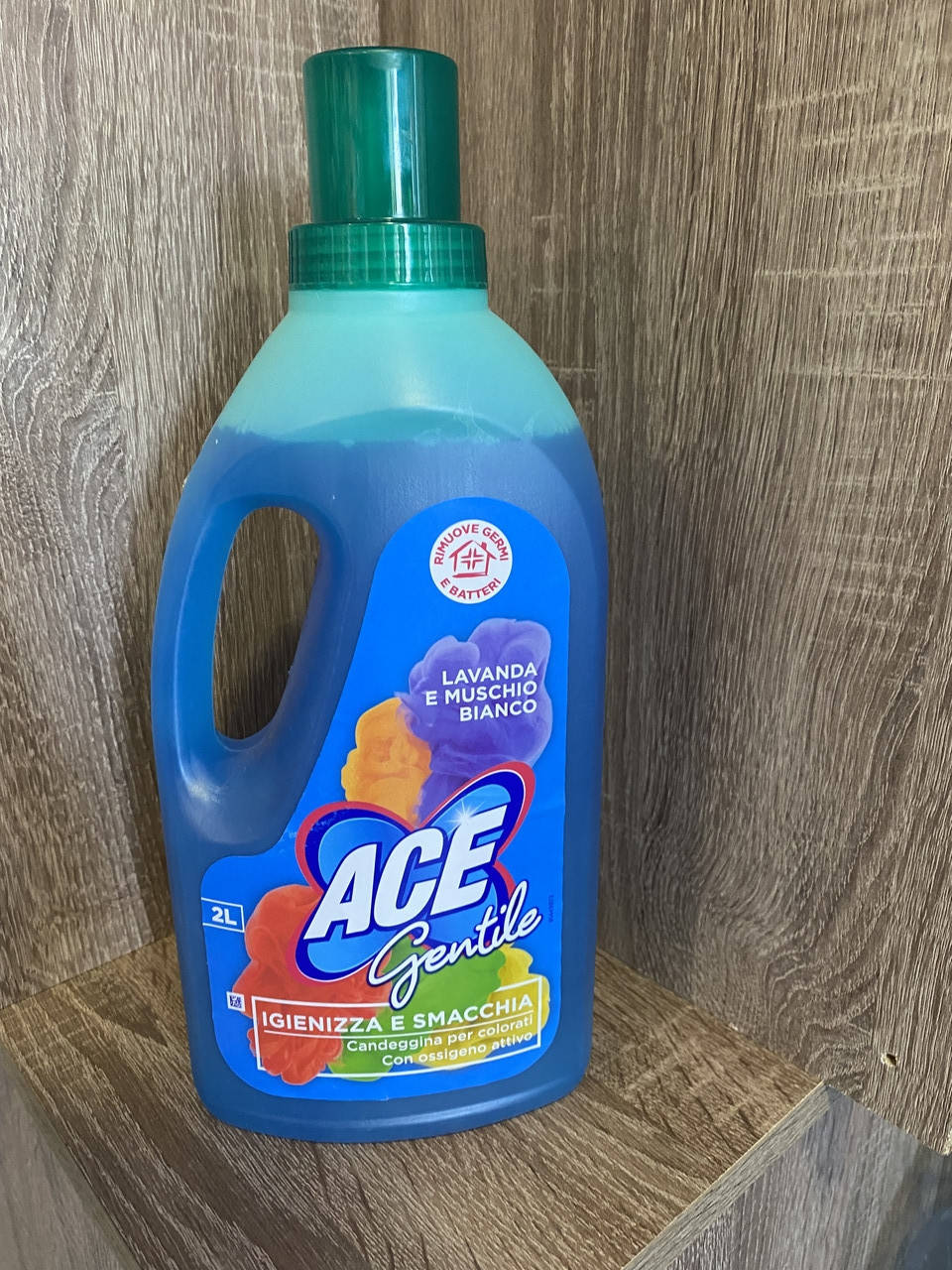 

Пятновыводитель, мягкий отбеливатель Ace Gentile Fresco Profumo для цветной ткани 2 л.