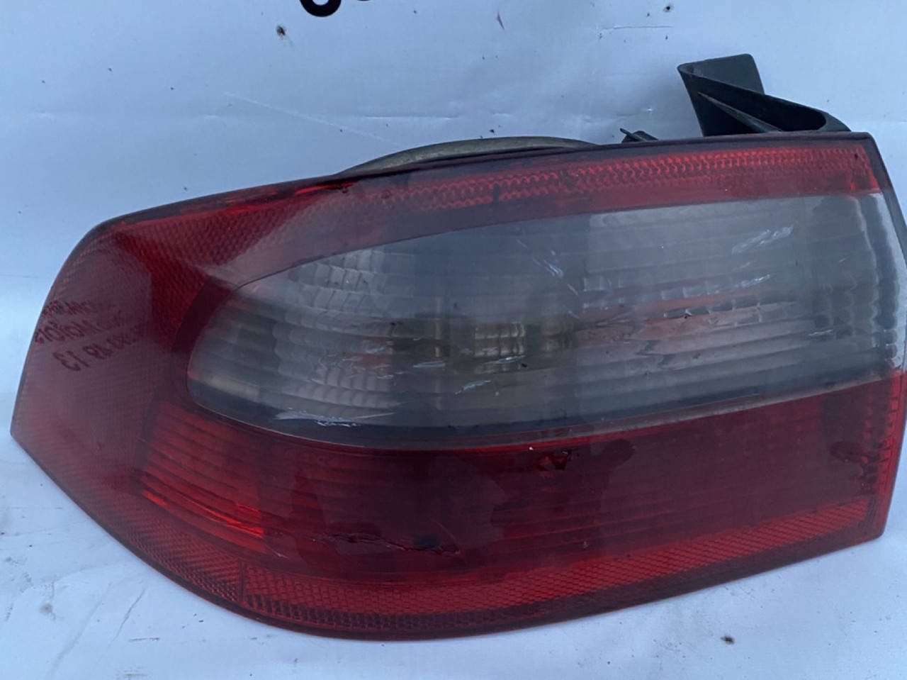 

Б/У Фонарь задний левый внешний RENAULT LAGUNA 2 Седан 8200002473