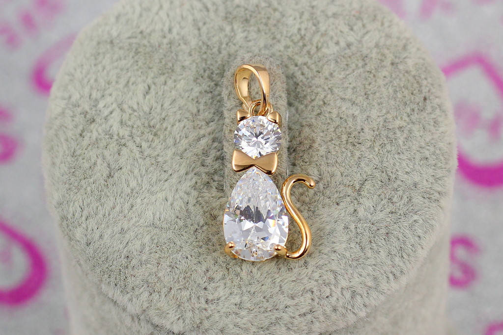 

Кулон Xuping Jewelry котик с бабочкой 2 см золотистый