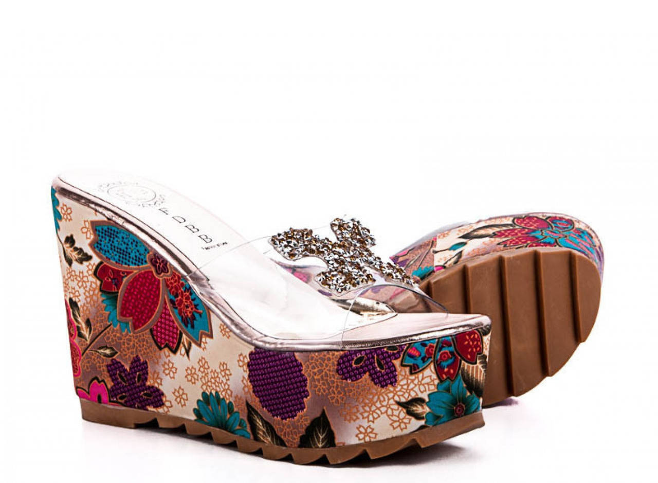 

Шлепки женские на платформе с цветочным принтом 39 размер