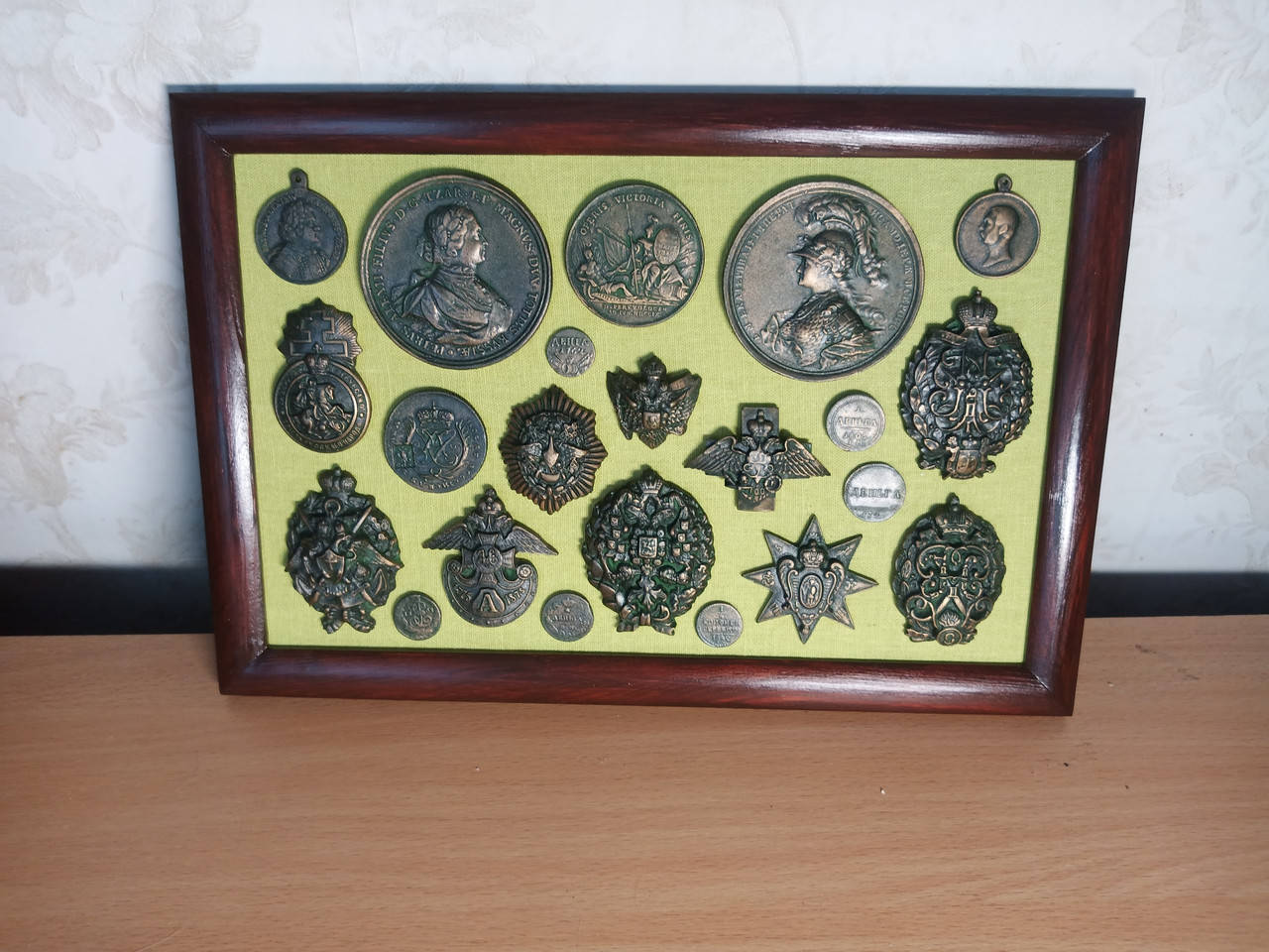 

Картина из монет, Награды ордена, Медные монеты России, Копии, Панно, 31х21 см