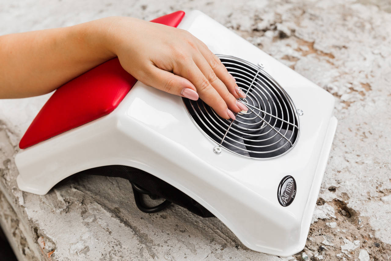 

Вытяжка маникюрная настольная Air max N3 (M150) корпус белый, подушка красная 60Вт