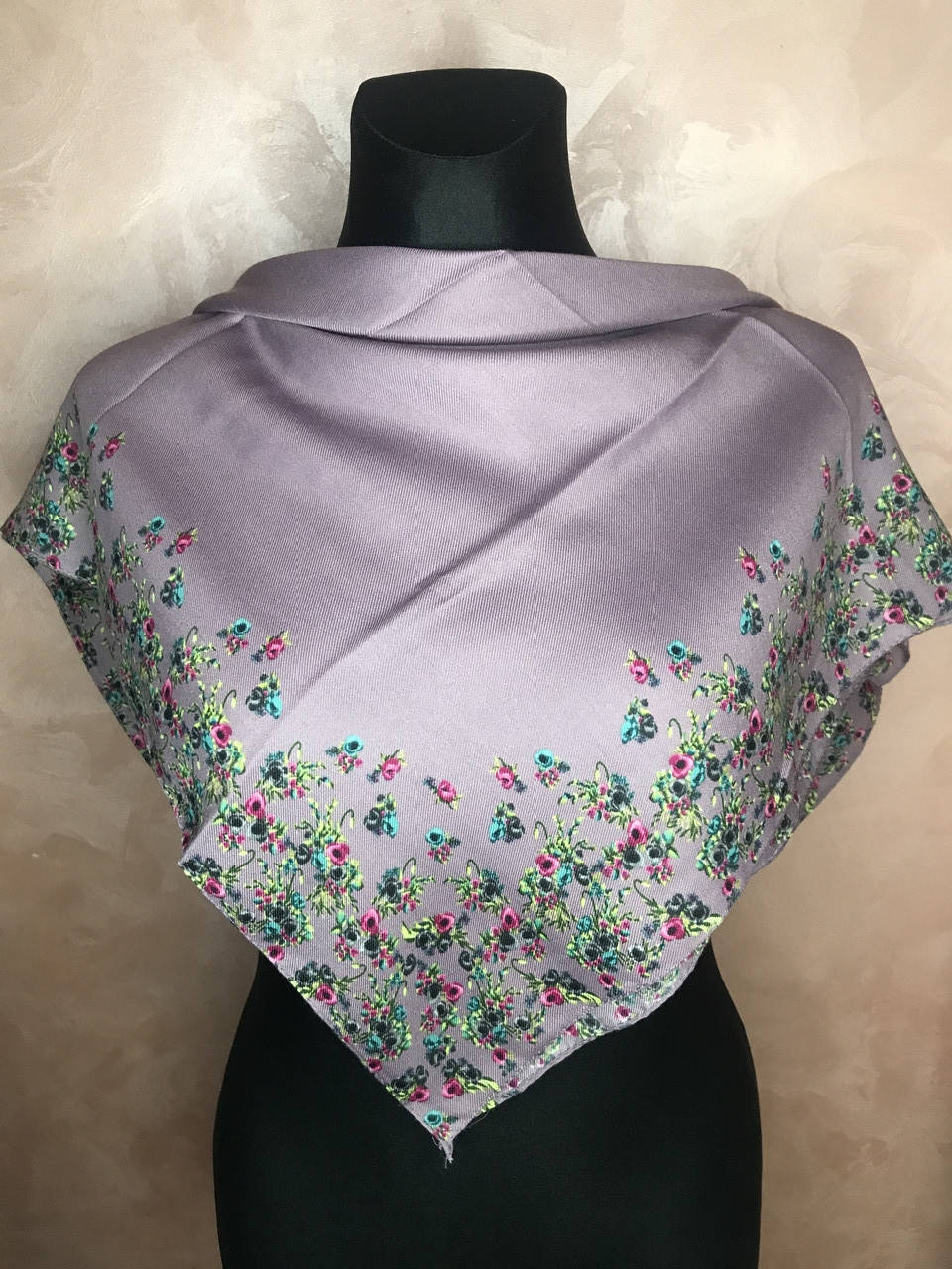 

Женский платок в украинском стиле. 80х80 см. світло фіолетовий, Фиолетовый