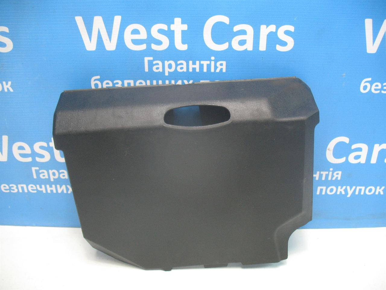 

Кришка акумулятора Renault Megane III с 2008 по 2015