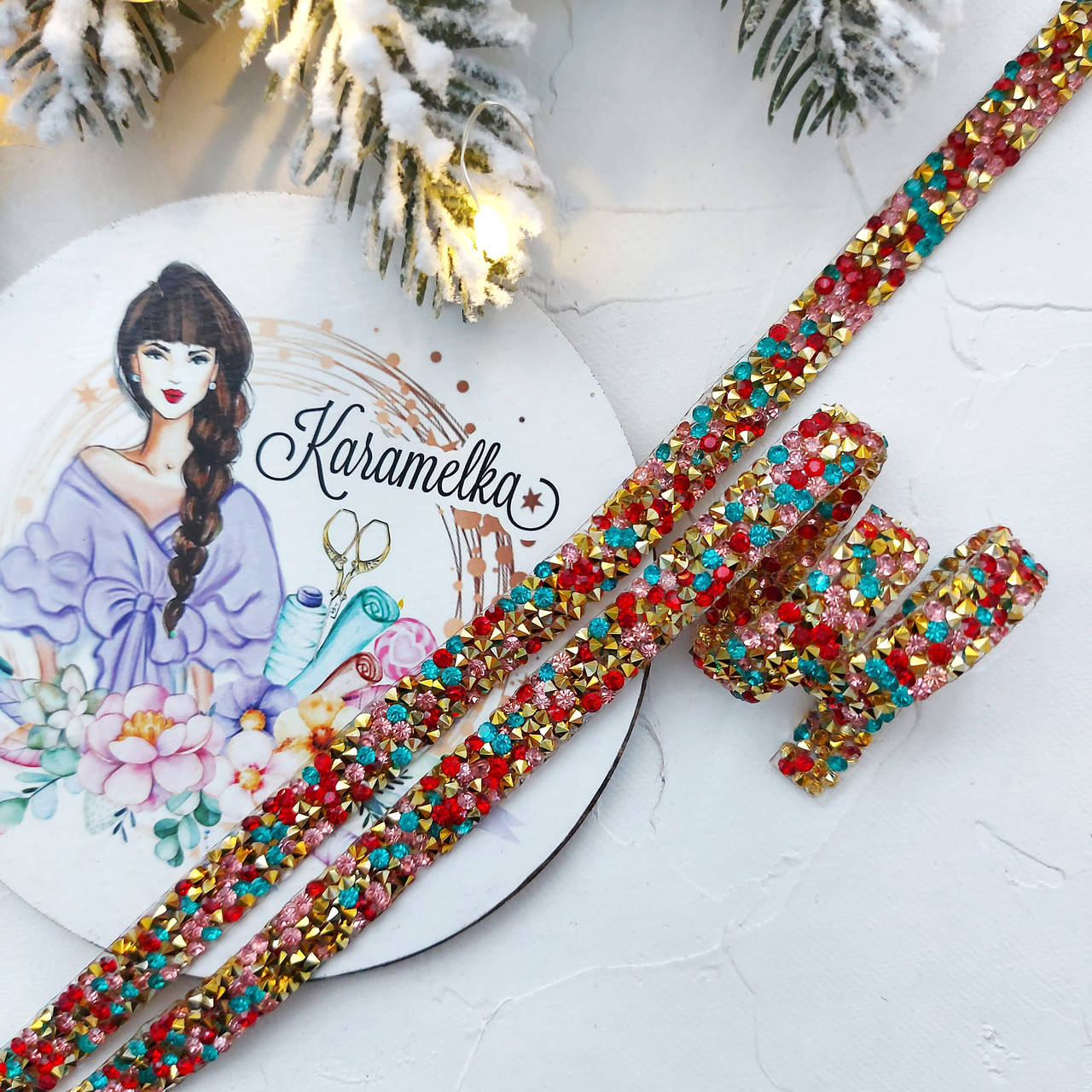 

Стразова стрічка на силіконі "МІКС З ЗОЛОТОМ"