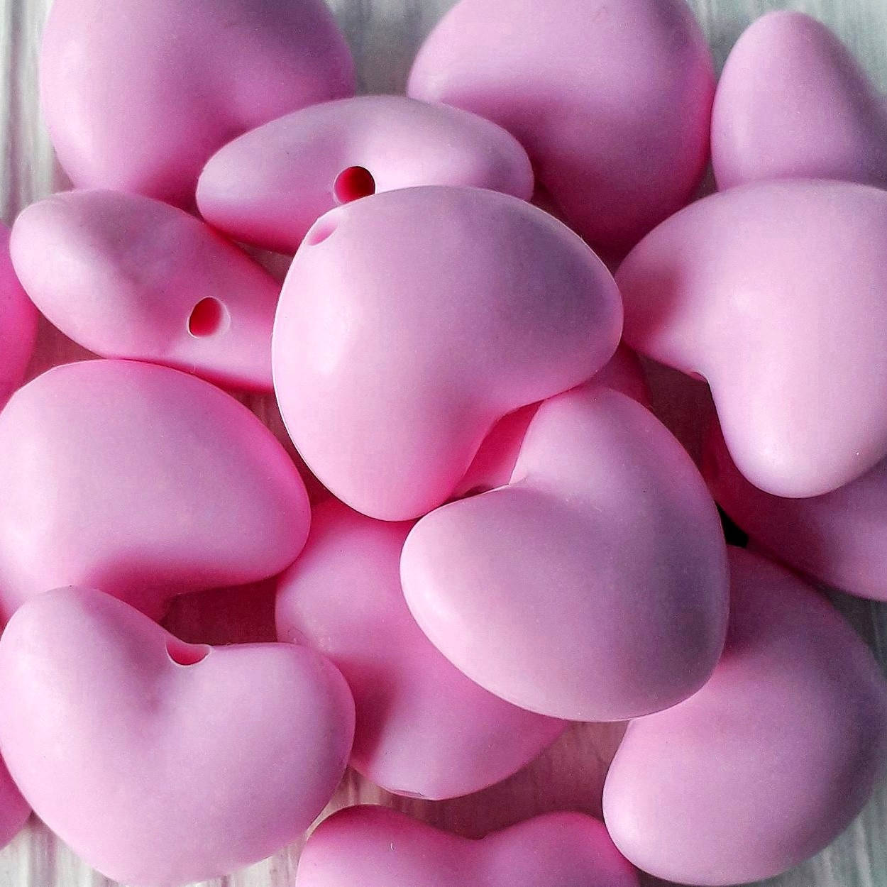 

Сердечко бусина силиконовая Пейл пинк