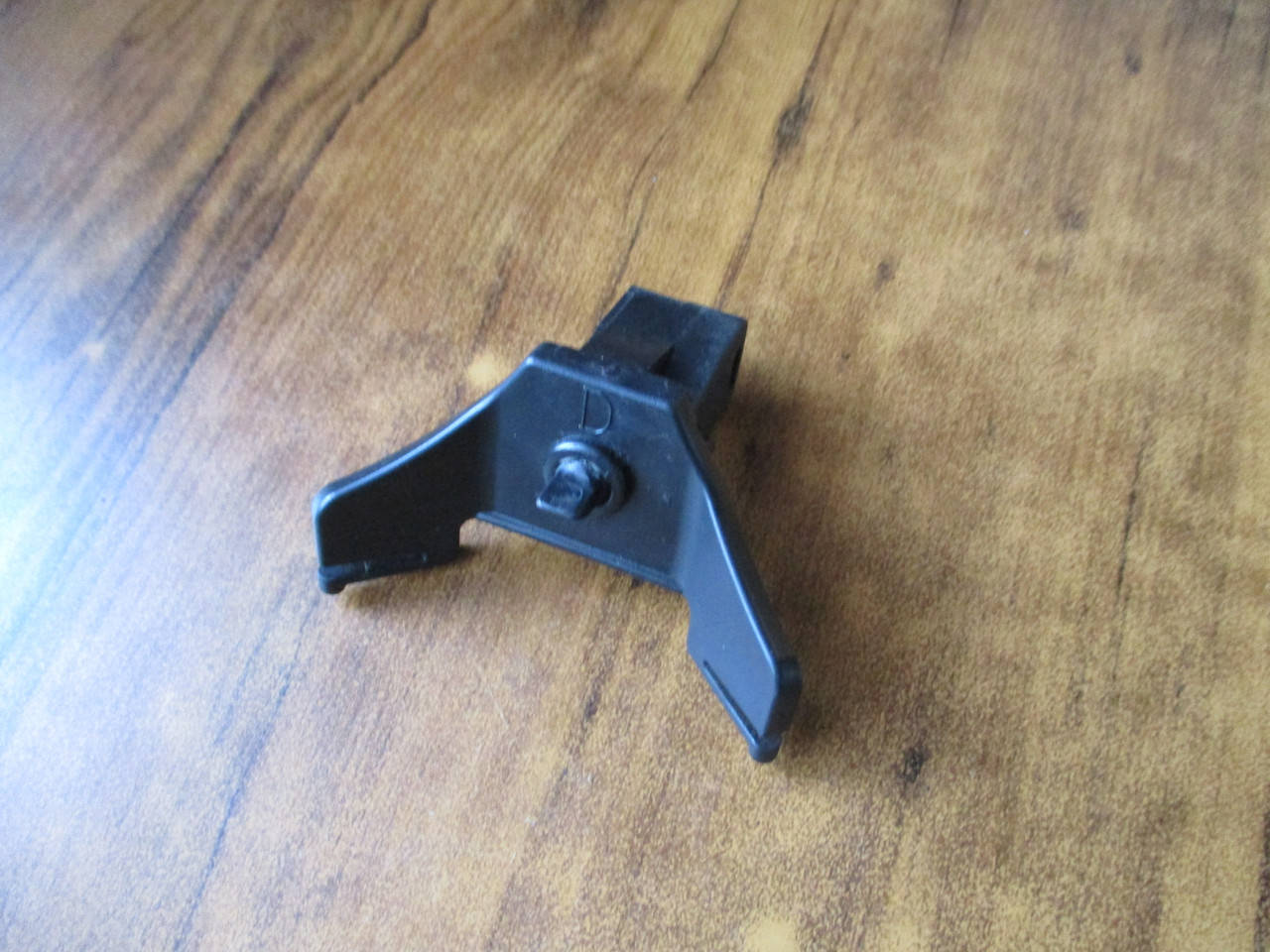 

Замок лючка бензобака MN105404 994275 Lancer X Mitsubishi