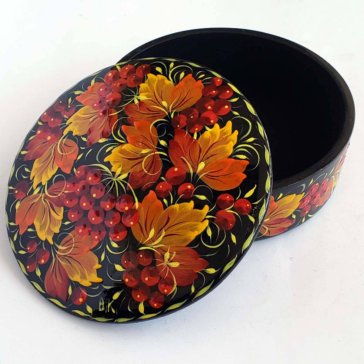 

Шкатулка с петриковской росписью круглая (13 x 13 x 5 см) SK0204
