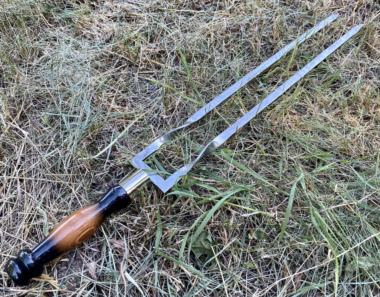 

Двойной шампур ПРЕМИУМ для шашлыка с деревянной ручкой Подарок начальнику на праздник день рождение