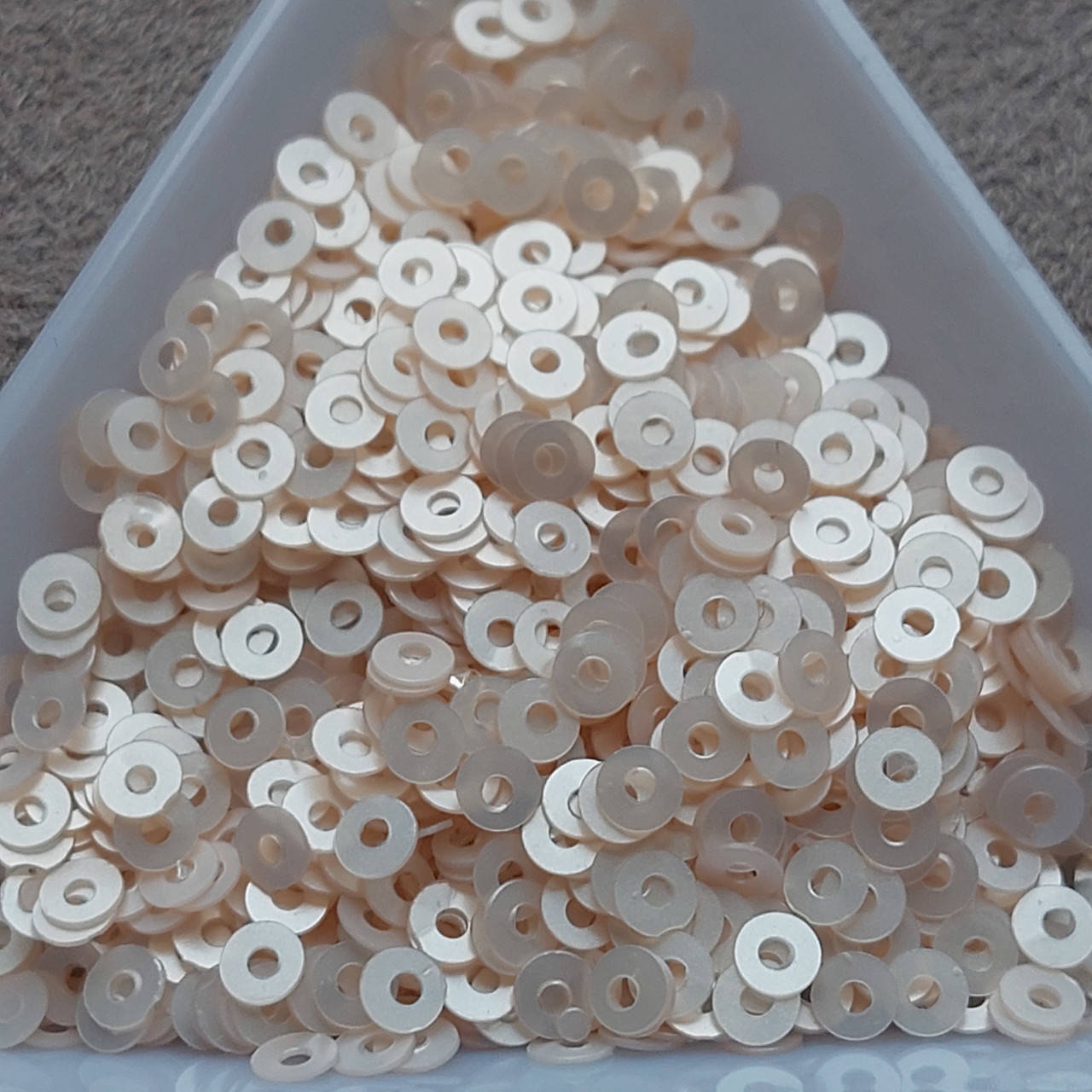 

Пайетки круглые плоские, 3мм, жемчужно-розовый, 5г